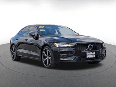 2023 Volvo S60 AWD B5 Ultimate Dark Theme 4DR Sedan