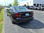 2022 S60 Thumbnail 8