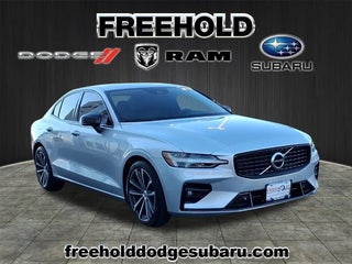 2022 Volvo S60 with Bright Silver Metallic Exterior