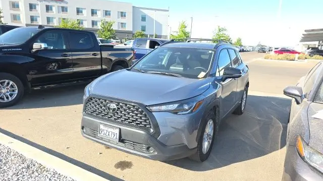 2025 Toyota Corolla Cross LE