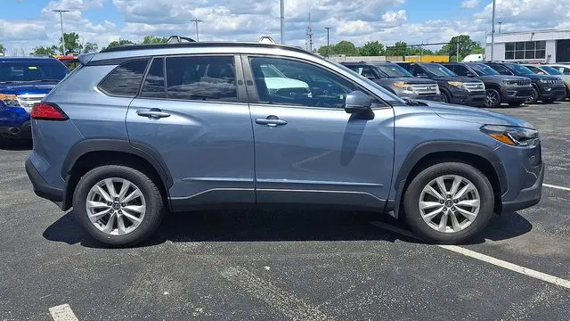 2023 Toyota Corolla Cross LE