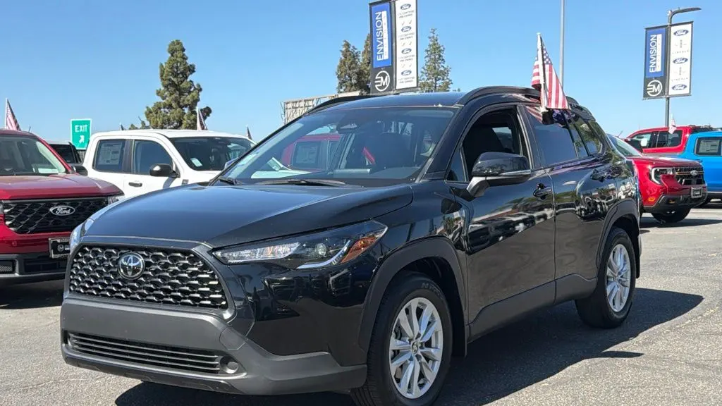 2024 Toyota Corolla Cross LE