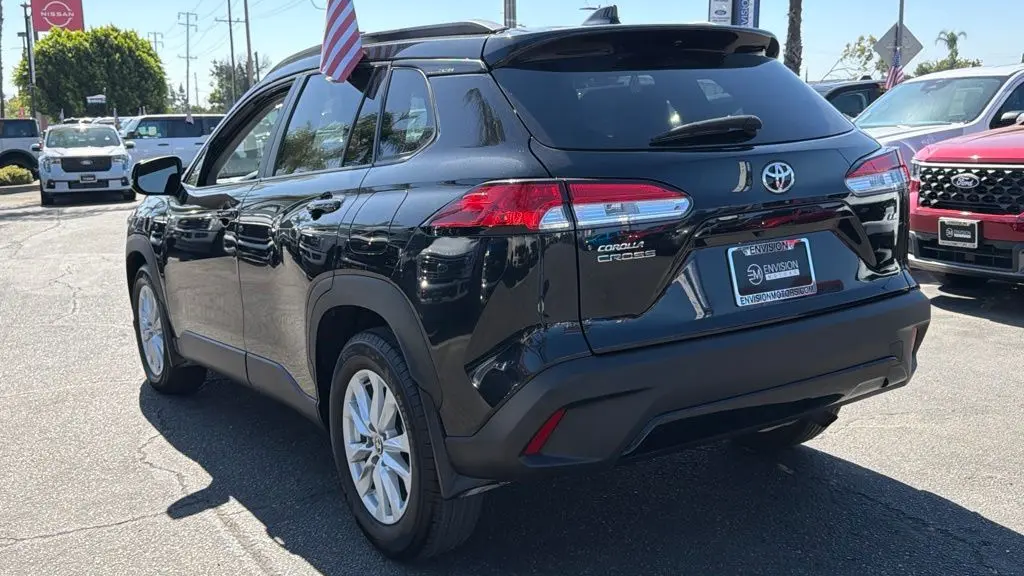 2024 Toyota Corolla Cross LE
