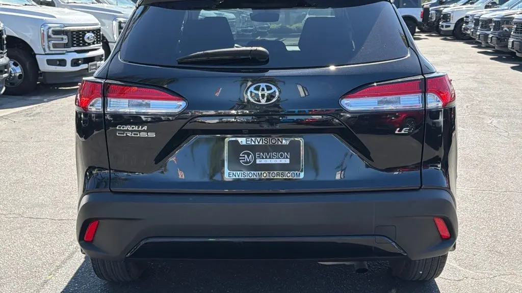 2024 Toyota Corolla Cross LE