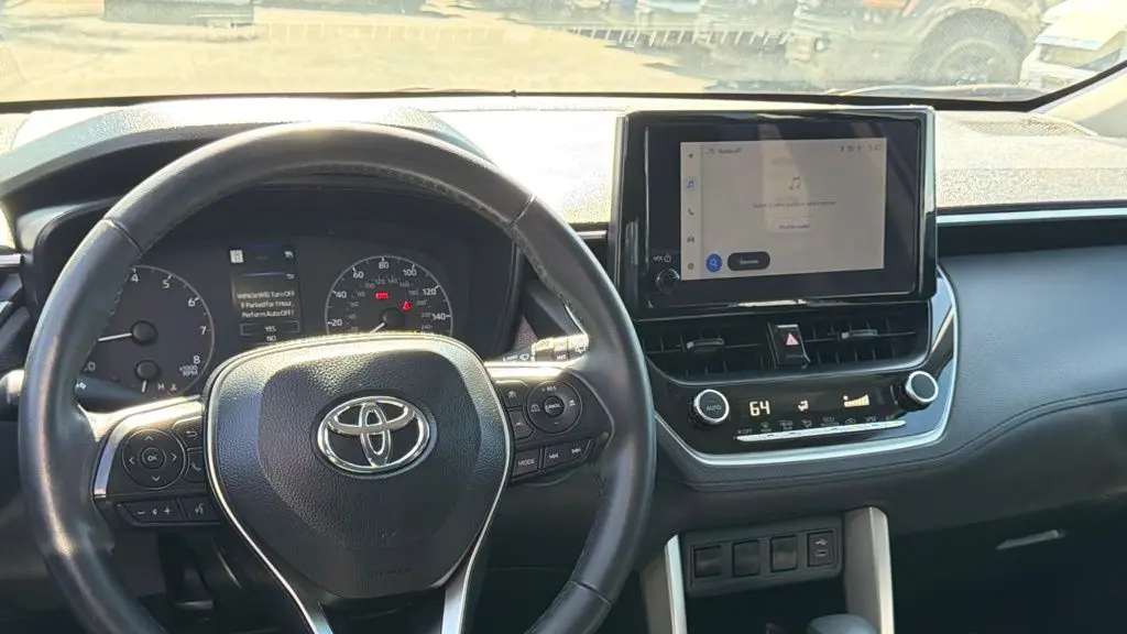 2024 Toyota Corolla Cross LE