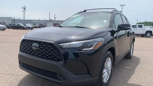 2024 Toyota Corolla Cross LE