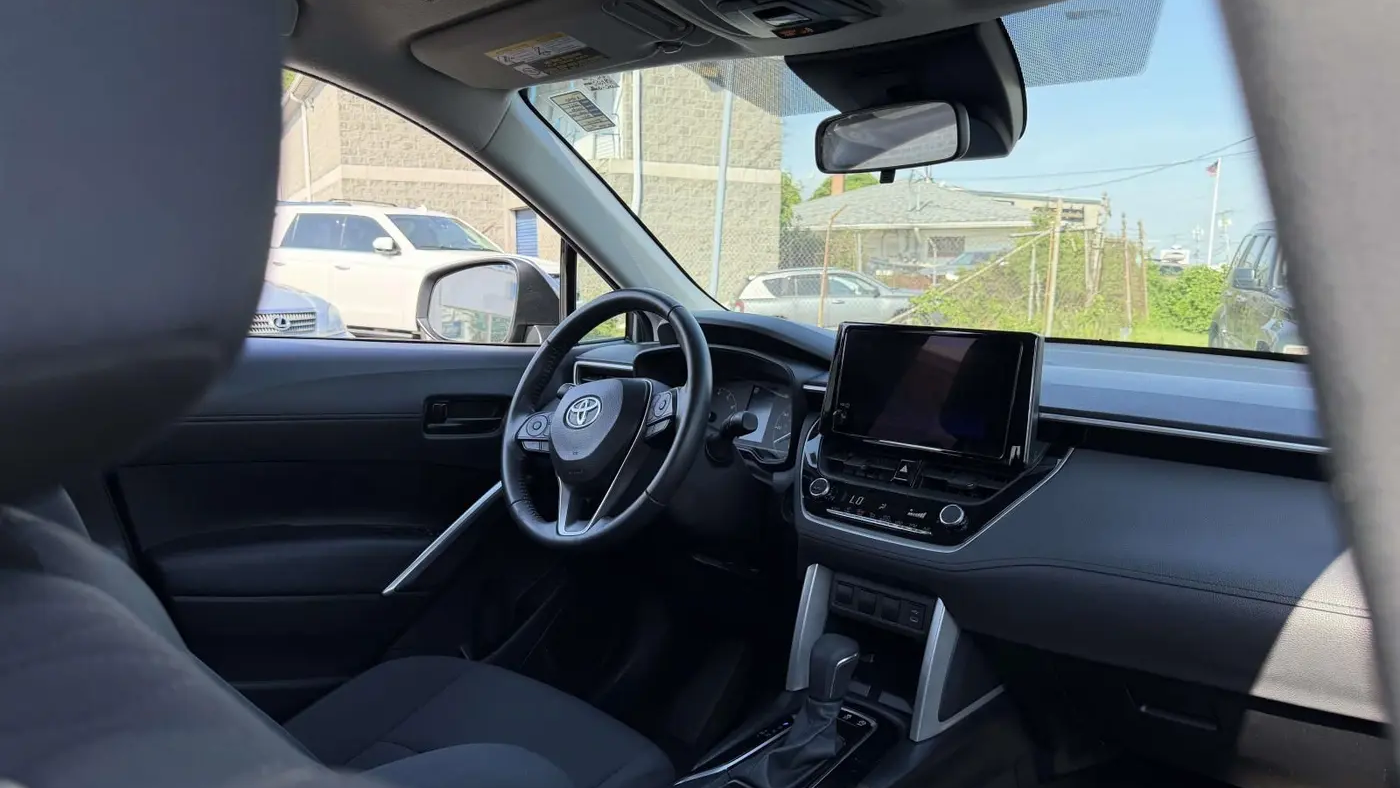 2024 Toyota Corolla Cross LE