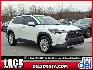 2022 Toyota Corolla Cross with Wind Chill Pearl Exterior