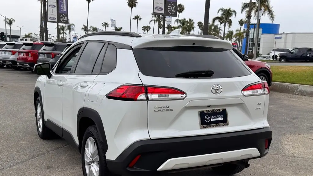 2024 Toyota Corolla Cross LE
