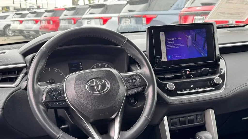 2024 Toyota Corolla Cross LE
