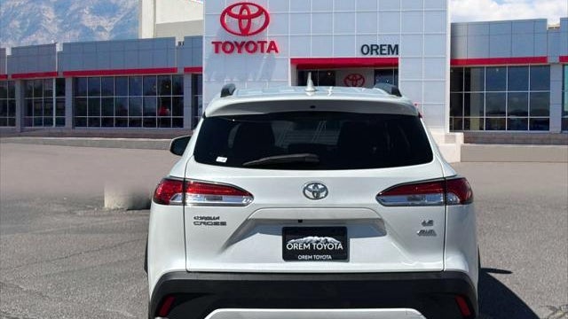 2024 Toyota Corolla Cross LE
