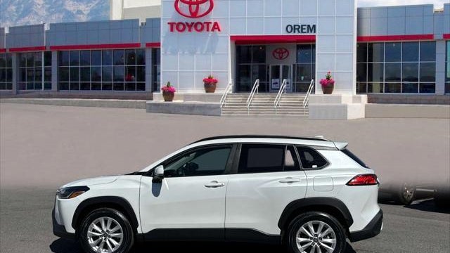 2024 Toyota Corolla Cross LE