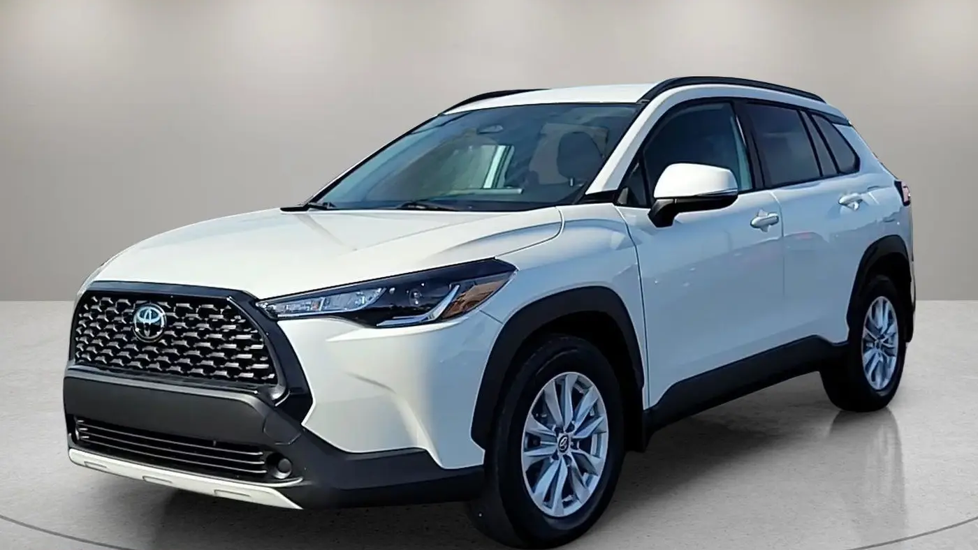 2024 Toyota Corolla Cross LE