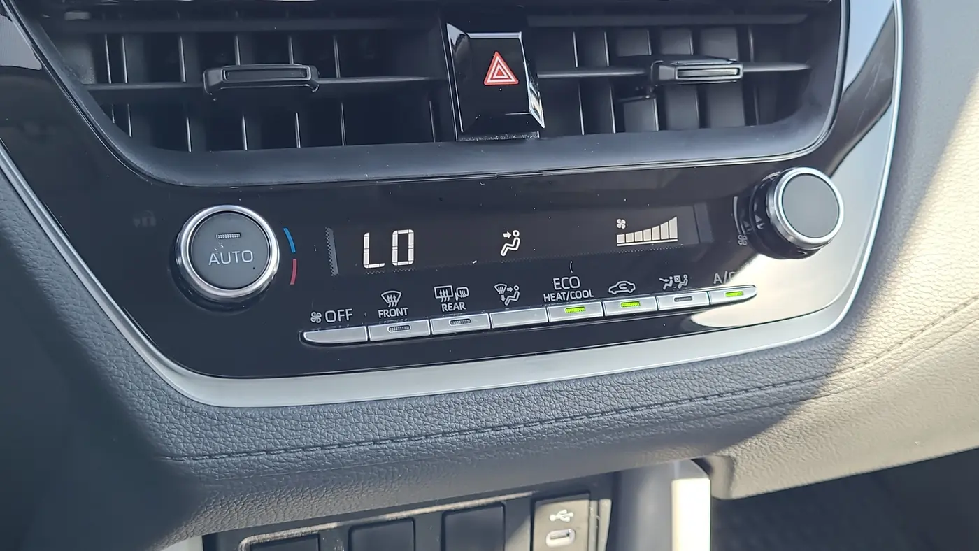 2024 Toyota Corolla Cross LE