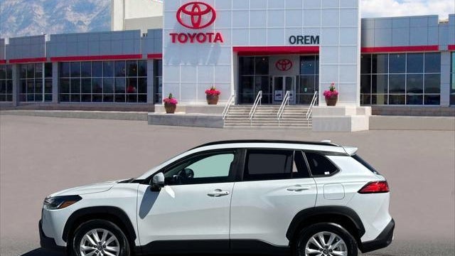2024 Toyota Corolla Cross LE
