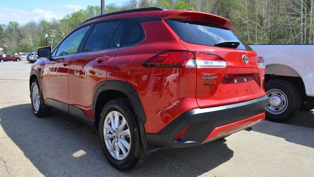 2024 Toyota Corolla Cross LE