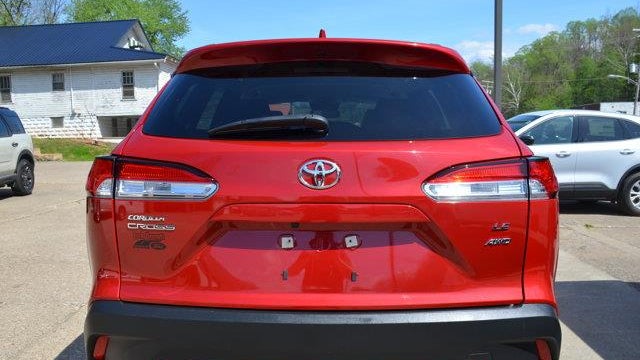 2024 Toyota Corolla Cross LE