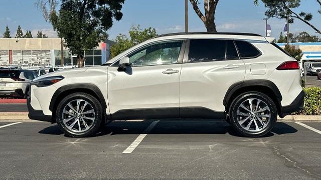 2023 Toyota Corolla Cross XLE