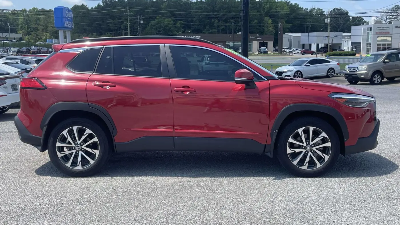 2024 Toyota Corolla Cross XLE