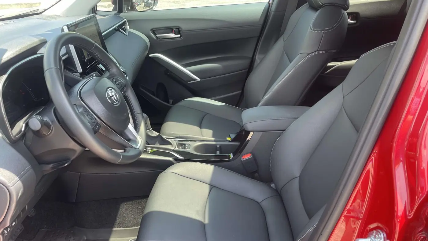 2024 Toyota Corolla Cross XLE