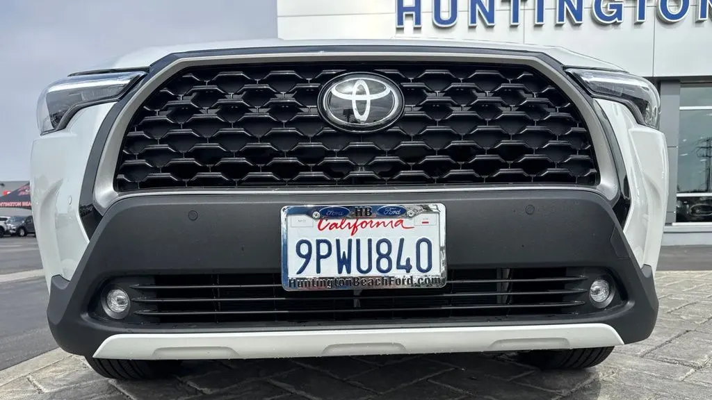 2024 Toyota Corolla Cross XLE