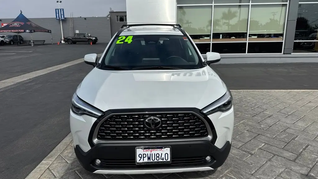 2024 Toyota Corolla Cross XLE