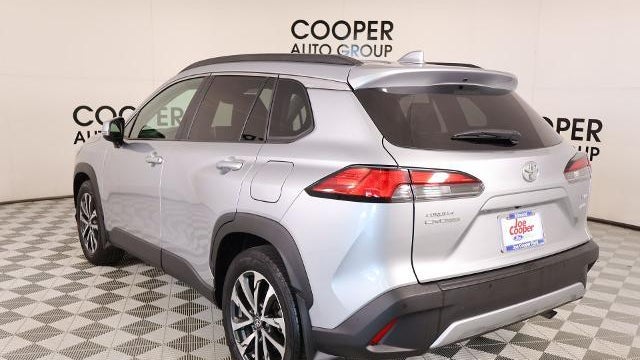 2024 Toyota Corolla Cross XLE