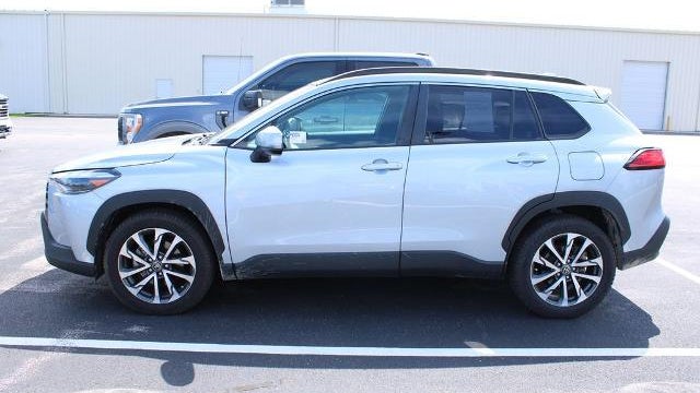 2023 Toyota Corolla Cross XLE
