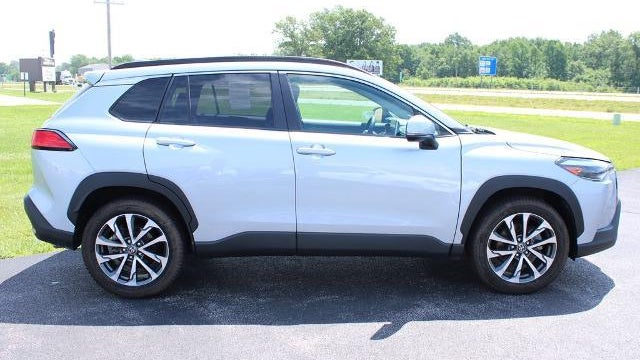 2023 Toyota Corolla Cross XLE