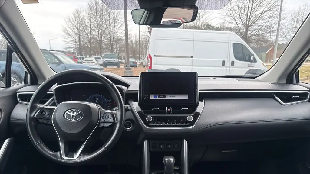 2023 Toyota Corolla Cross XLE