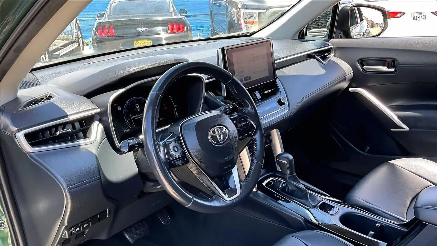 2024 Toyota Corolla Cross XLE