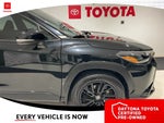 2024 Corolla Cross Hybrid Thumbnail 5