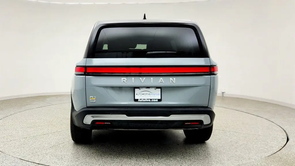 2024 Rivian R1S Adventure