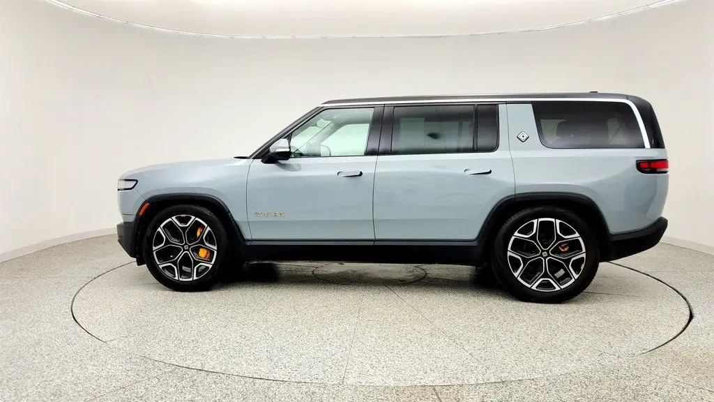 2024 Rivian R1S Adventure