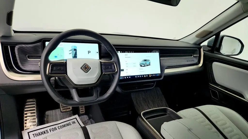 2024 Rivian R1S Adventure