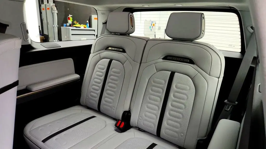 2024 Rivian R1S Adventure
