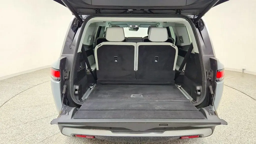 2024 Rivian R1S Adventure