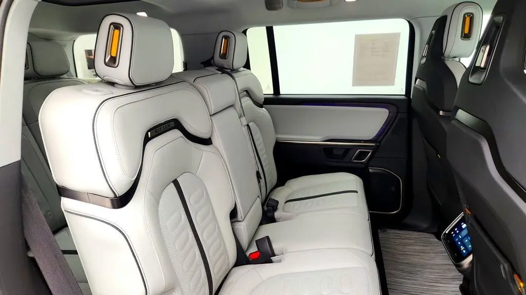 2024 Rivian R1S Adventure