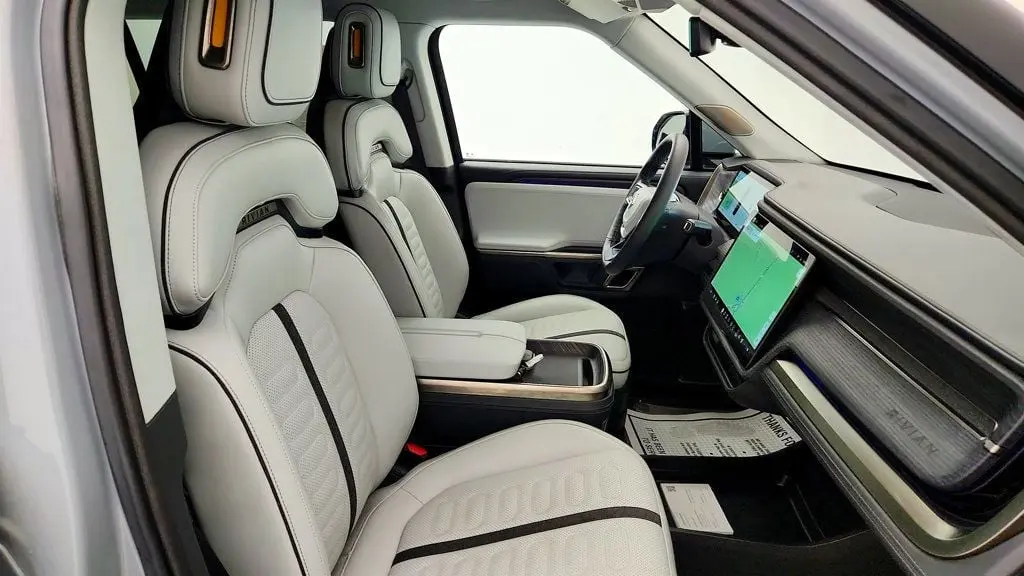 2024 Rivian R1S Adventure