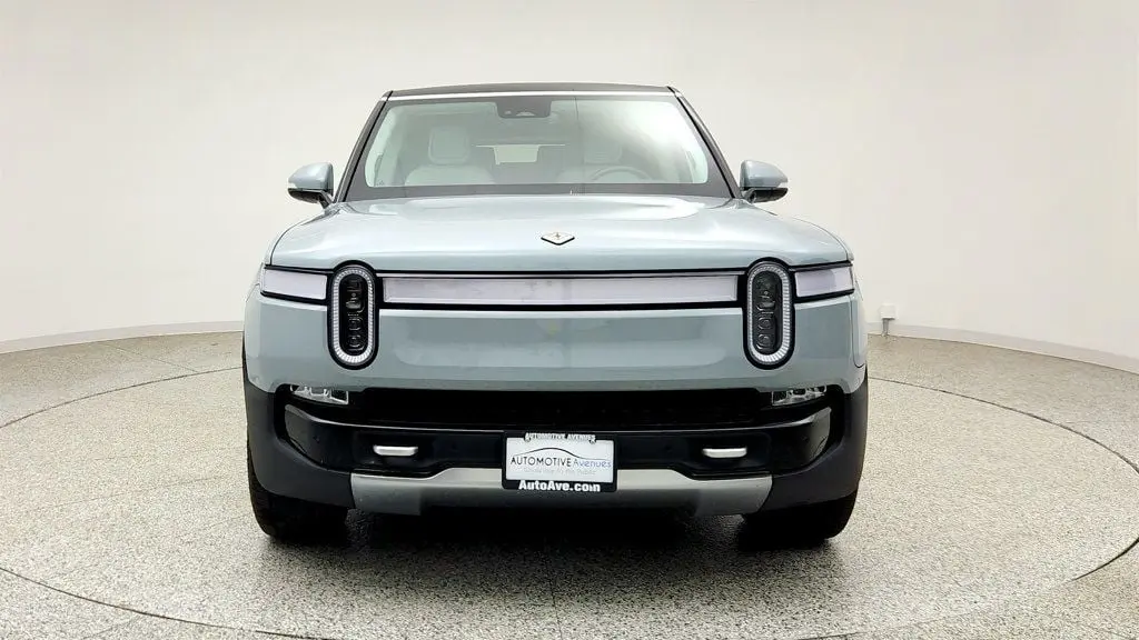 2024 Rivian R1S Adventure