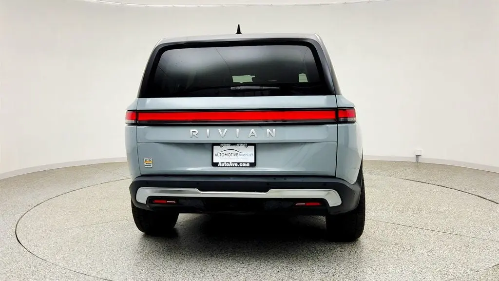 2024 Rivian R1S Adventure