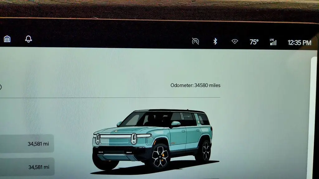 2024 Rivian R1S Adventure