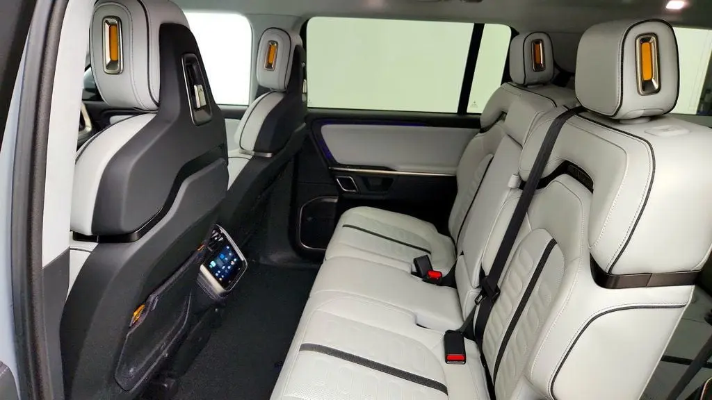 2024 Rivian R1S Adventure