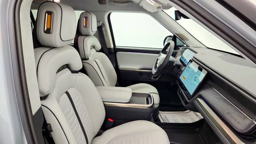 2024 Rivian R1S Adventure