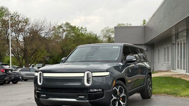 2023 Rivian R1S Adventure