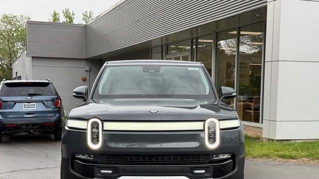 2023 Rivian R1S Adventure