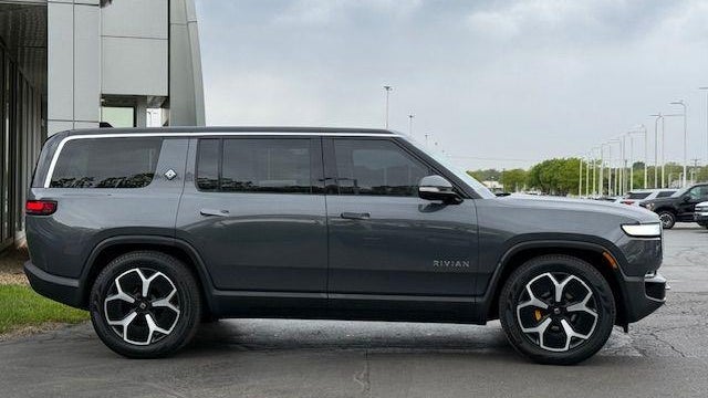 2023 Rivian R1S Adventure