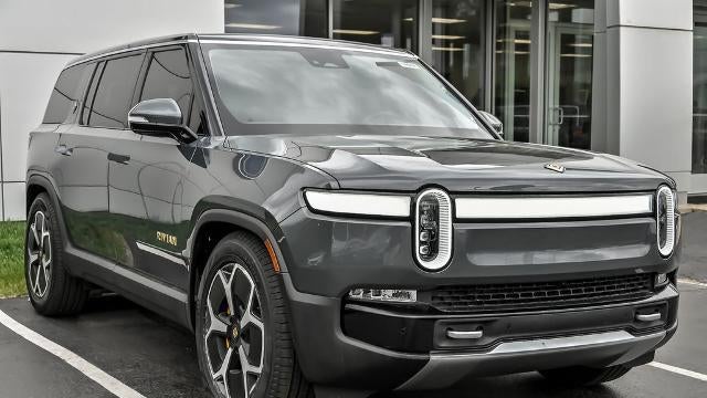 2023 Rivian R1S Adventure