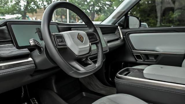 2023 Rivian R1S Adventure