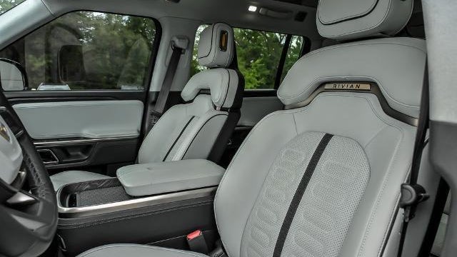 2023 Rivian R1S Adventure